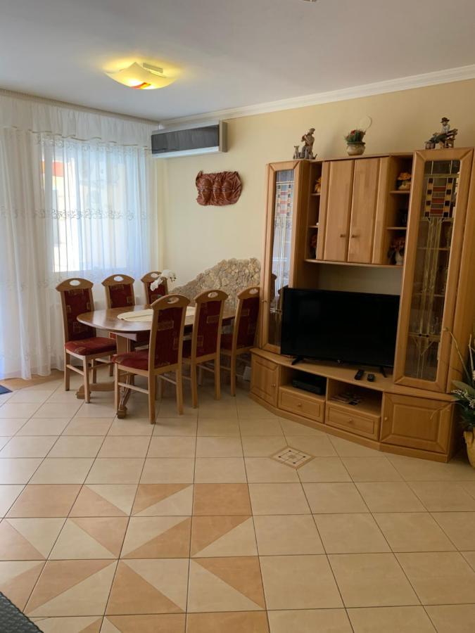 Relax Apartman Hajdúszoboszló Esterno foto